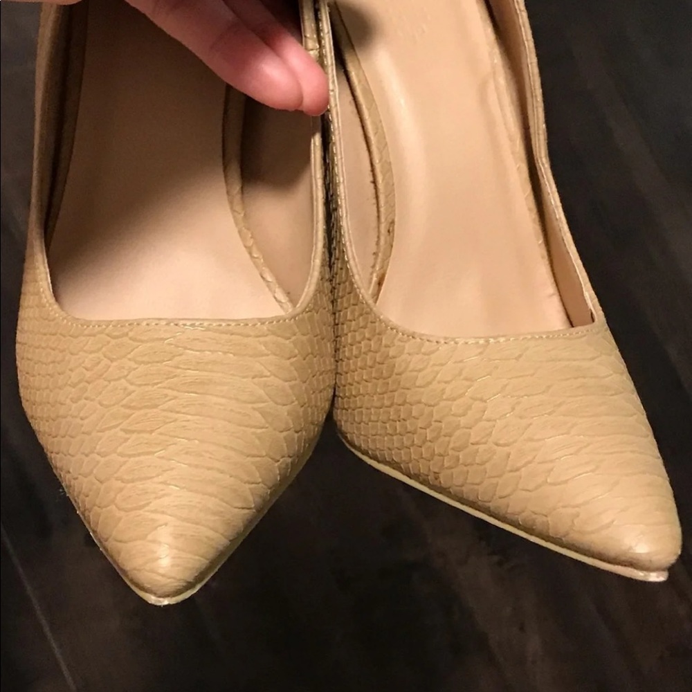 High Heels - Picture 2 of 5